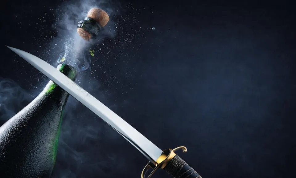 Comtesse Sabrage Experience (English)