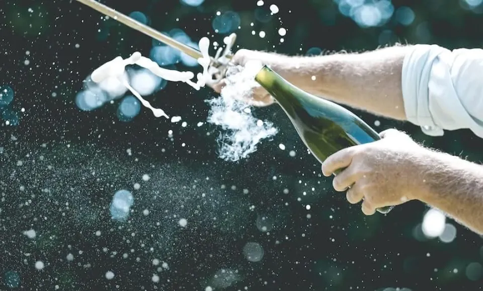 Sabering & tasting of the bottle of champagne