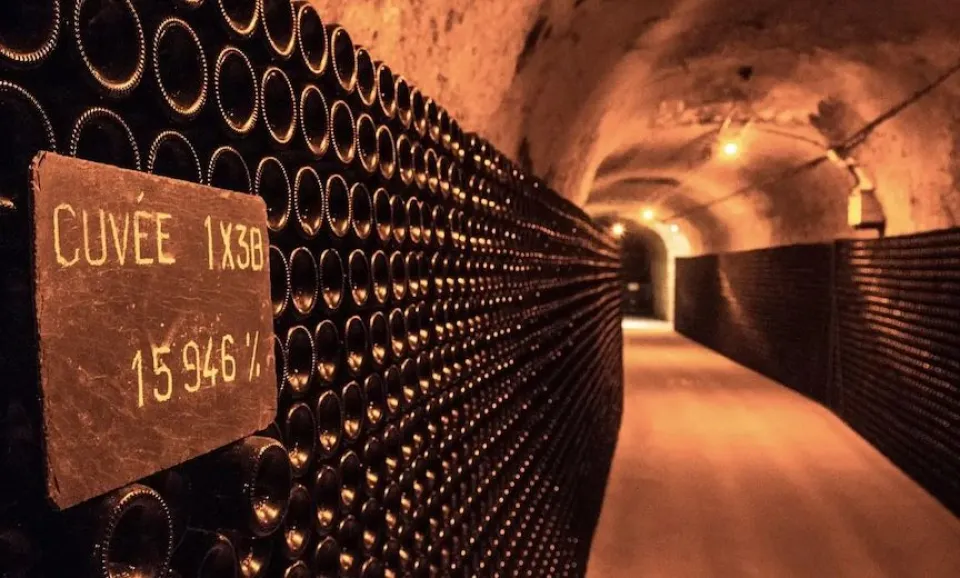 Iconic Léonie Tour (English)