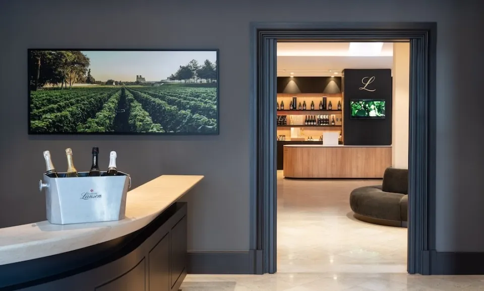 The Emblematic Creation (English guided Tour)