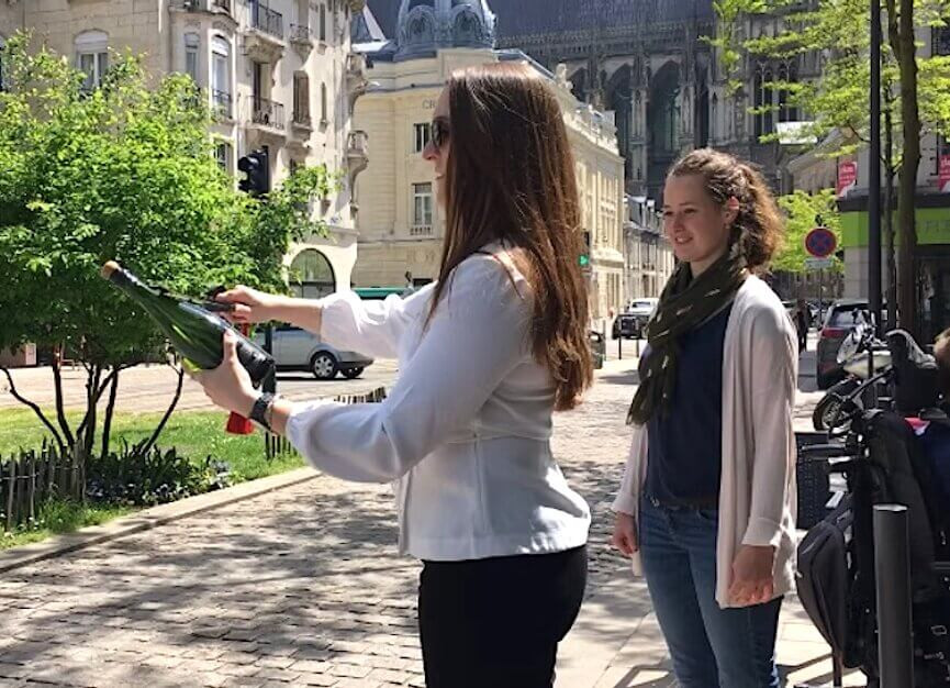 Champagne Pol Couronne - Sabrage in Reims