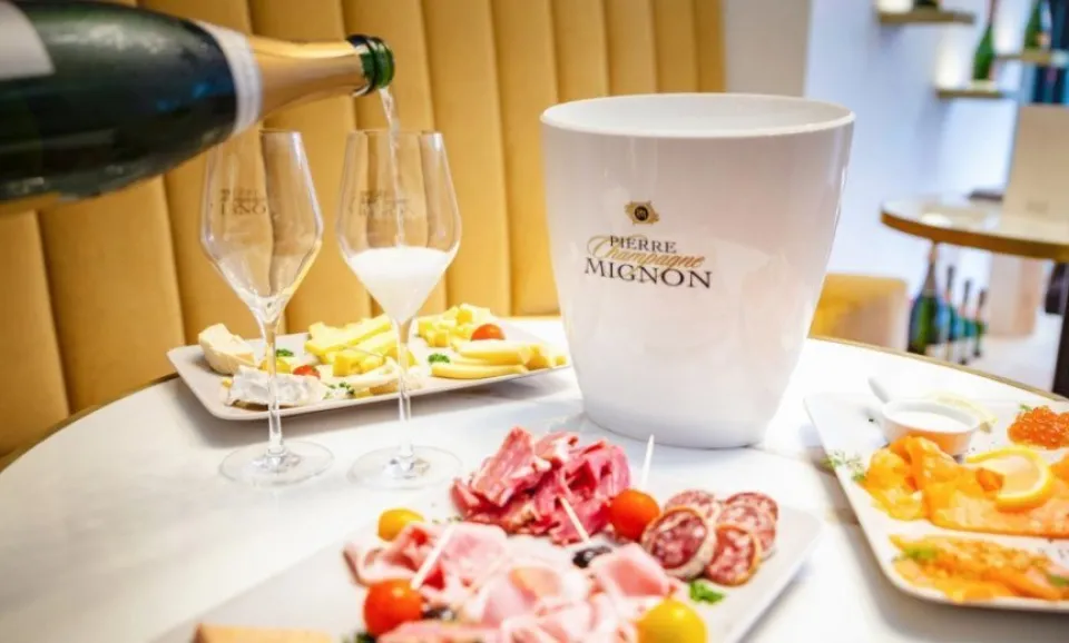 Masterclass 6 Champagnes with appetizers